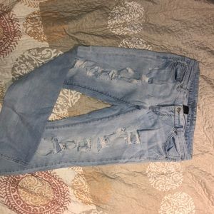 Distressed skinny jeans